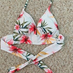White flower bikini top